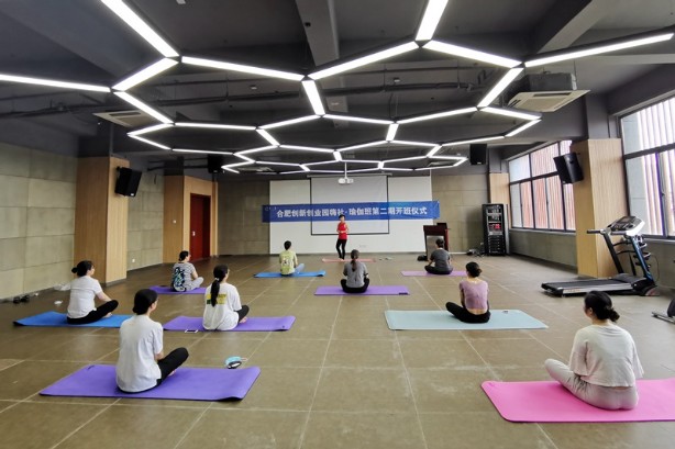 双创园嗨社瑜伽社第二期3_副本.jpg