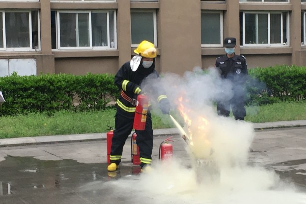 出口加工区公租房消防演练 (5)_副本.jpg