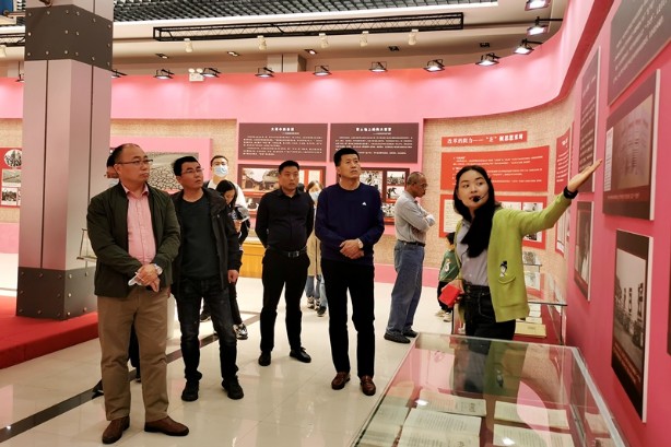 海恒集团开展“学党史 办实事 助力包联村经济发展”交流共建活动_副本.jpg