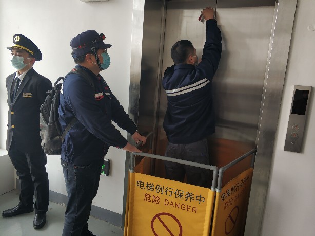 智能科技园南区开展电梯故障困人救援演练2.jpg