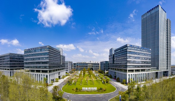 聚力产业生态打造 服务企业成长需求.png