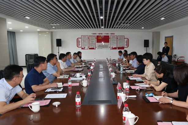 座谈_副本.jpg